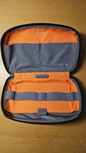 Bellroy carryology tech - x,