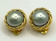 Orecchini CHANEL tono oro con