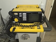 defibrillatore semiautomatico