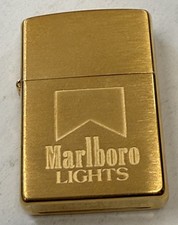 ZIPPO 1997 MARLBORO LUCI ACCENDINO OTTONE NON ACCESO IN SCATOLA K127
