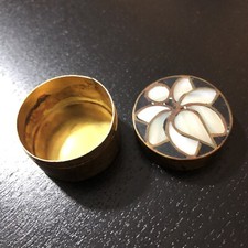 ANTICO PORTA PILLOLE IN Ottone E MADREPERLA - Primi 1900