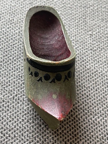 Antico piccolo zoccolo