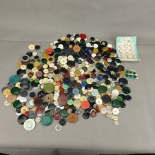 Lotto di 150 vecchi bottoni
