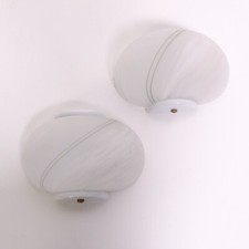 Coppia applique in vetro di Murano bianco con decoro tono su tono anni '70