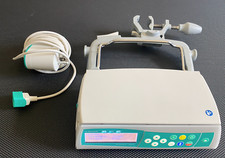 B Braun Infusomat Pompa per Infusione Spaziale con Morsetto per Palo, Adattatore AC