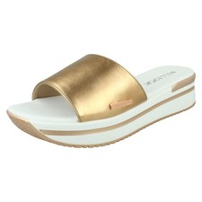 Donna Elle Sport Slip On