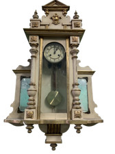 Antico orologio a pendolo da muro lacca color crema profili dorati specchiett...