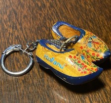 Portachiavi souvenir da viaggio VINTAGE Olanda - zoccoli in legno olandese scarpe portachiavi 2"