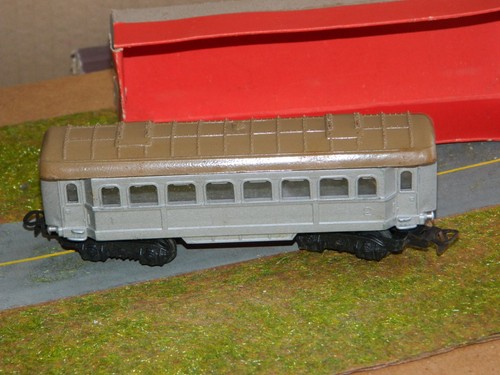 Trenini favero carrozza - favero, h0