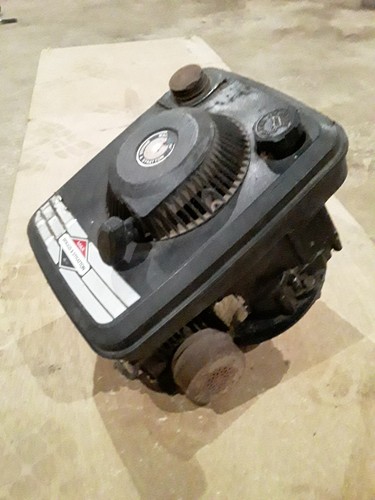 Vintage briggs stratton - &, 4