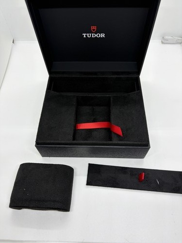 Tudor model eco watch - model, box