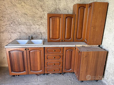 mobili da terra e pensili cucina classica, legno scuro, componibili