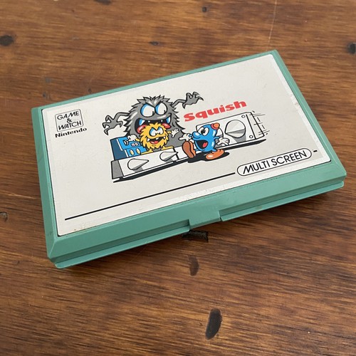 Nintendo game and watch - &,