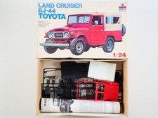 ESCI 3027 Toyota Land Cruiser