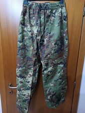 Pantaloni militari