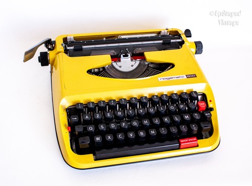 Macchina scrivere gialla - da,