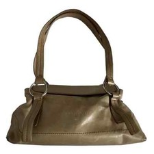 Coccinelle – Borsa a spalla in pelle taupe e metallo argenteo