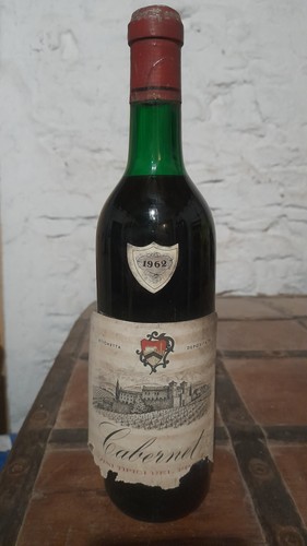 Vino vintage cabernet annata - vino,