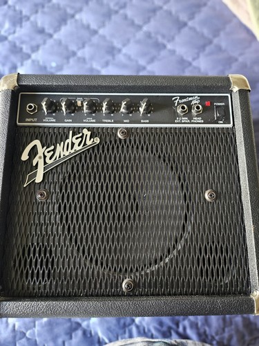 Fender frontman 241 - fender,