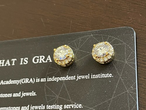 Orecchini magnetici moissanite