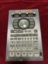 Roland SP-404SX Compact Linear Wave Sampler LEGGI
