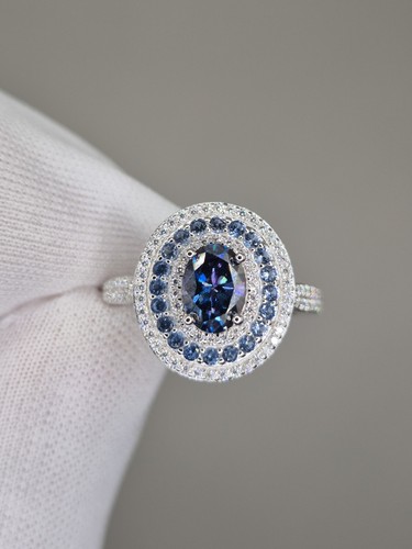 Blue white moissanite - &,