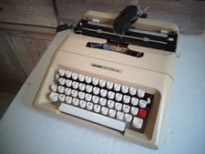 MACCHINA DA SCRIVERE OLIVETTI