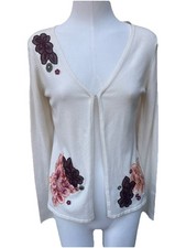 Ecru cardigan embroidery
