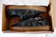 Rare VANS black palms gum AV
