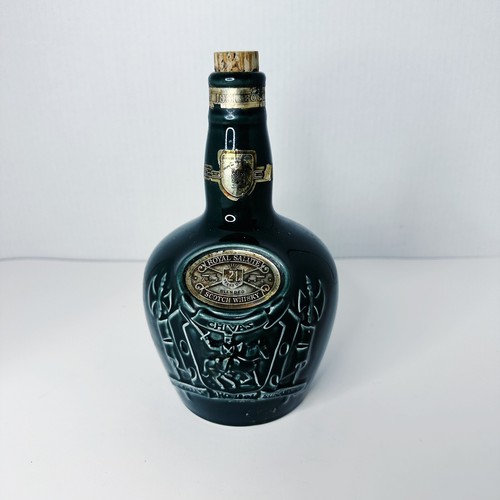 Royal salute scotch whisky - royal,