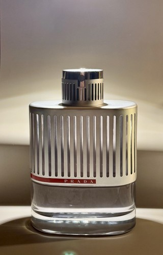 Prada luna rossa - luna, factice