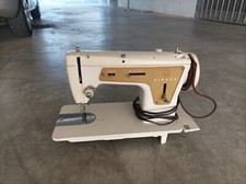 SINGER 237, MACCHINA DA CUCIRE VINTAGE PER PARTI DI RICAMBIO O NON FUNZIONANTE.