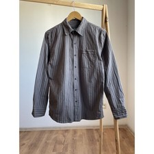 Camicia a righe ispirata ad