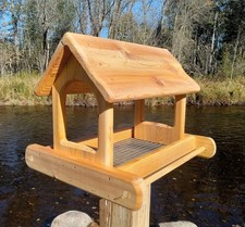 Mangiatoia per uccelli o scoiattoli in legno di cedro ad arco 14 pollici