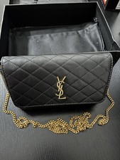 yves saint laurent borsa