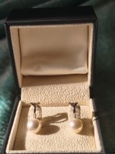 Orecchini con perle naturali