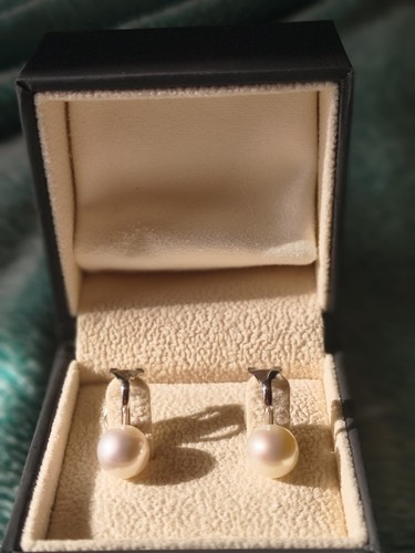 Orecchini con perle naturali