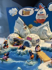 Kinder Sorpresa Pingui beach