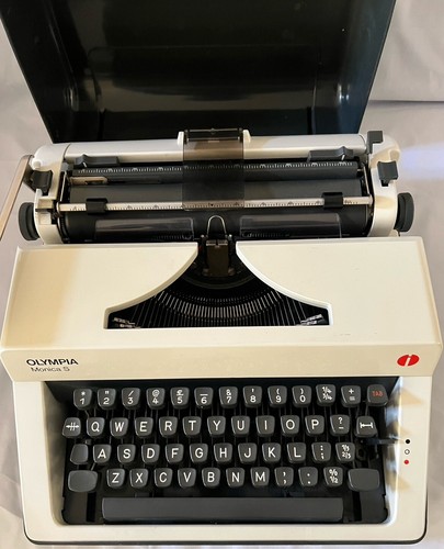 Olympia monica typewriter - olympia,