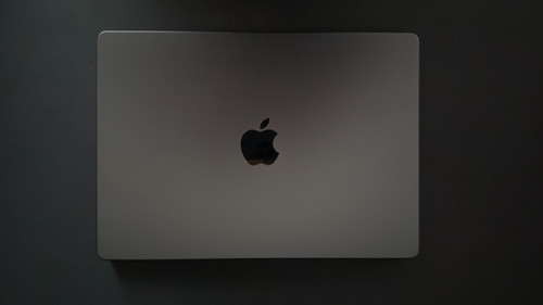 Macbook pro 2025 16gb - pro,
