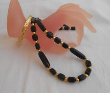 TRIFARI set parure COLLANA pietre in lucite nere  BRACCIALE rigido metallo oro