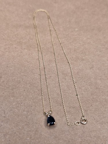 Collana con ciondolo oro - in,