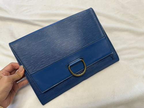 Pochette louis vuitton epi - vuitton,