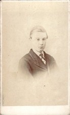 Boy W.Runicles & Son Windsor Studio CDV Card Photograph (CDV4-17)