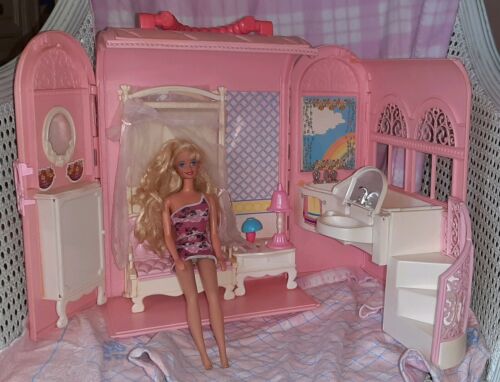 Barbie bed and - case, 1998