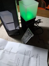 Radio con telecomando +LED colorato che cambia colore. Funziona a pile oppure...