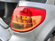 3565079J00000 Fanale post. DX