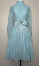 Abito da festa vintage anni 60 organza blu 14 ILGWU pieghettato strass fiocco USA cocktail