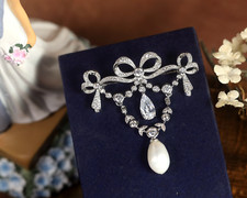 Broche Nœud Papillon Floral