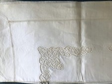 Lenzuola di lino ricamate ad ago